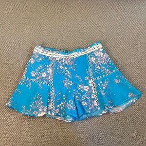 Karina Grimaldi skort